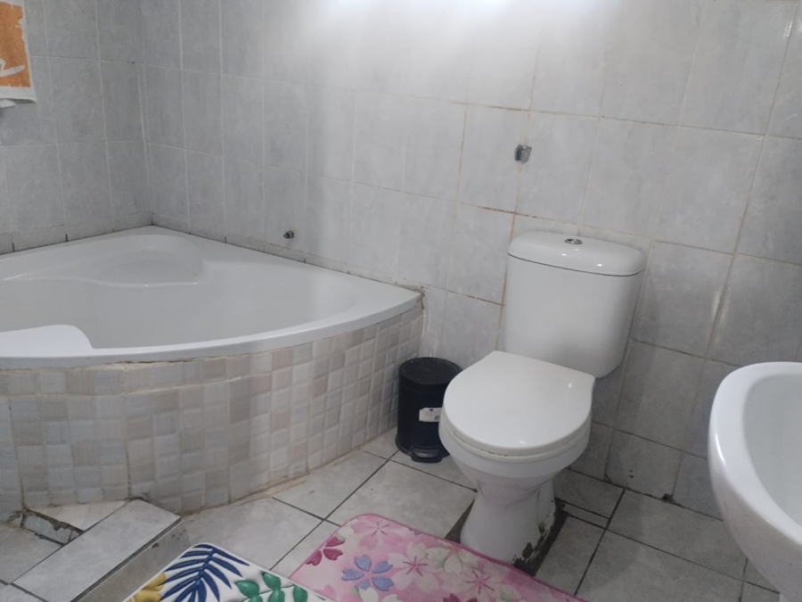 2 Bedroom Property for Sale in Mogwase North West